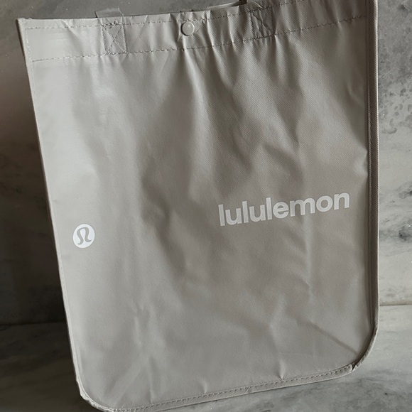 lululemon athletica Classic Gray Tote - Picture 3 of 4